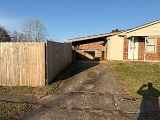 2nd image of 214 Westmoreland Ct