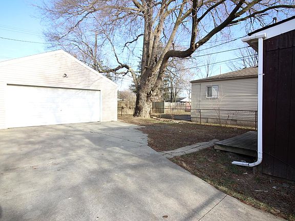2nd image of 1568 Garfield Ave