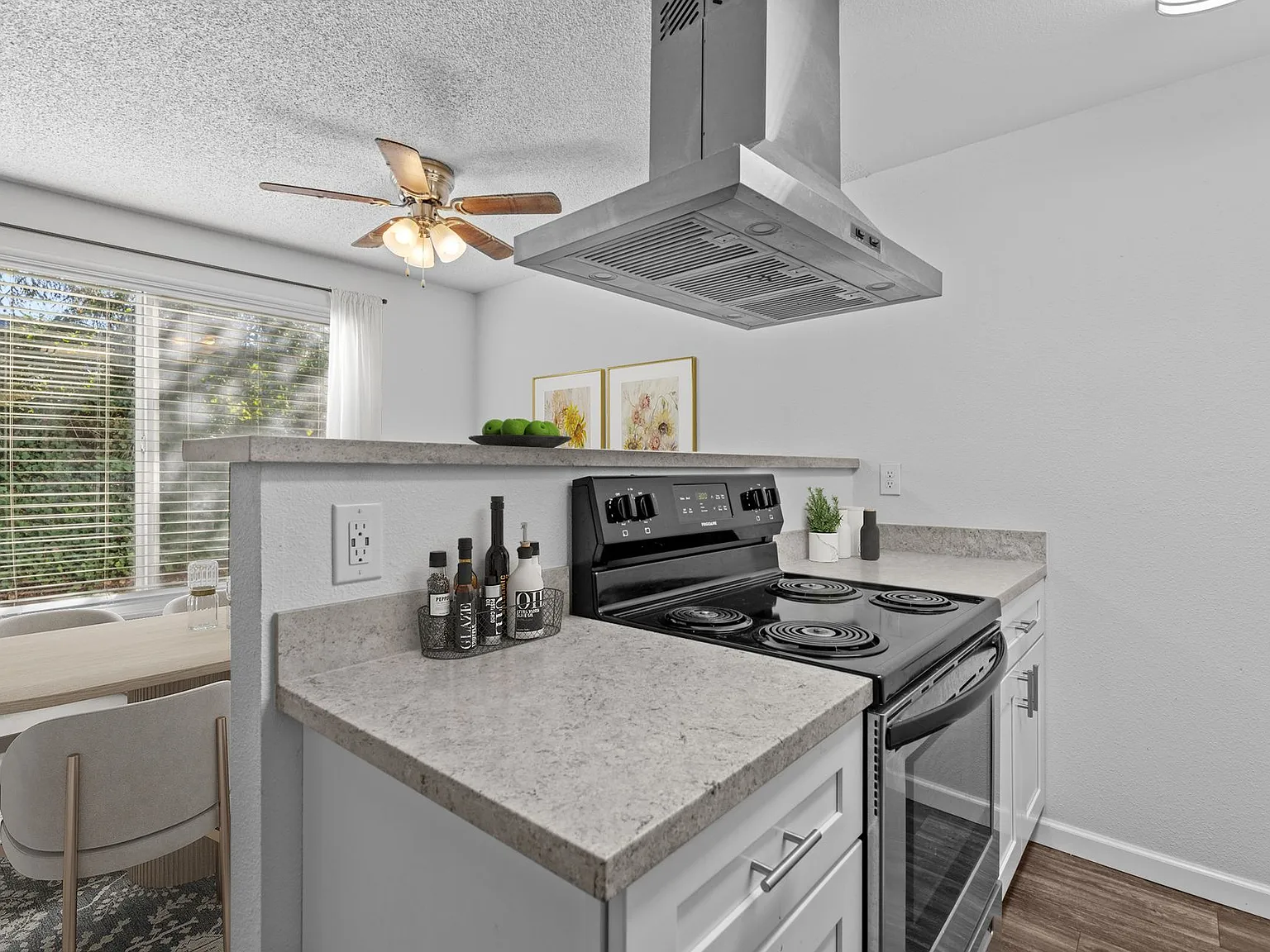 Evergreen Park Apartments in Olympia! — Photo 3