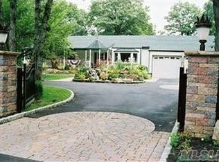 477 Miller Place Rd, Miller Place, NY 11764