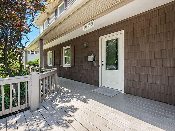 3rd image of 1676 Moreland Dr