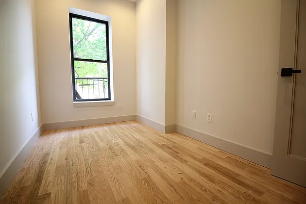 Rented by Nooklyn NYC LLC | media 49