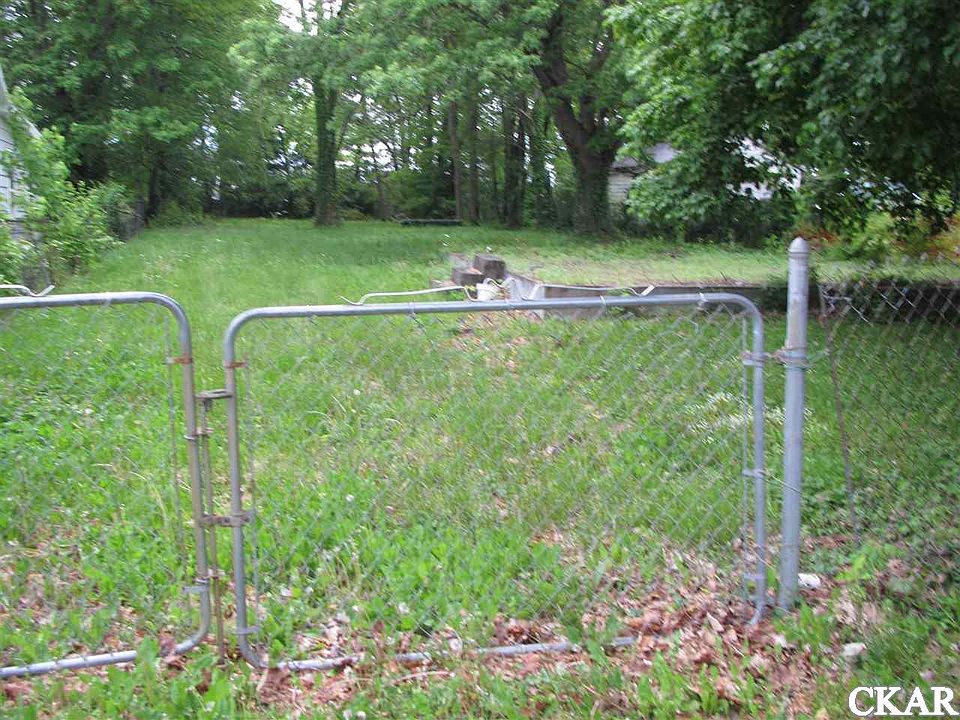 1st image of 309 Highland Ct