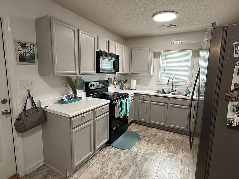 301 Top Knot Rd — Photo 3