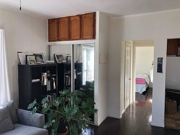 4th image of 5110 Romaine St