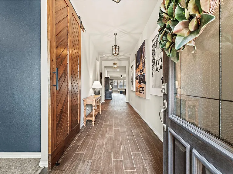 9019 Stanley Oak Dr — Photo 2