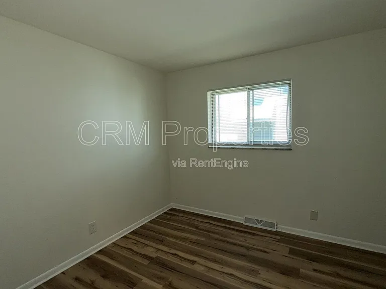 3542 Graceland Ave — Photo 8