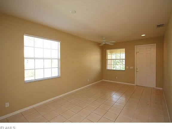 4th image of 9813 Foxhall Way Unit 6