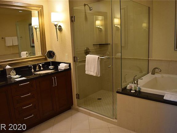 5th image of 145 W Harmon Ave #2711