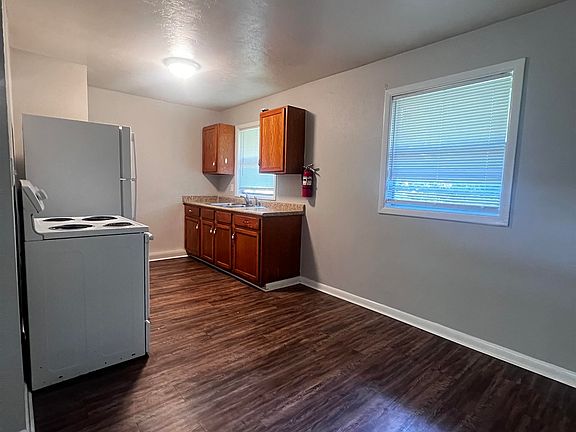 3rd image of 3515 Falcon Dr