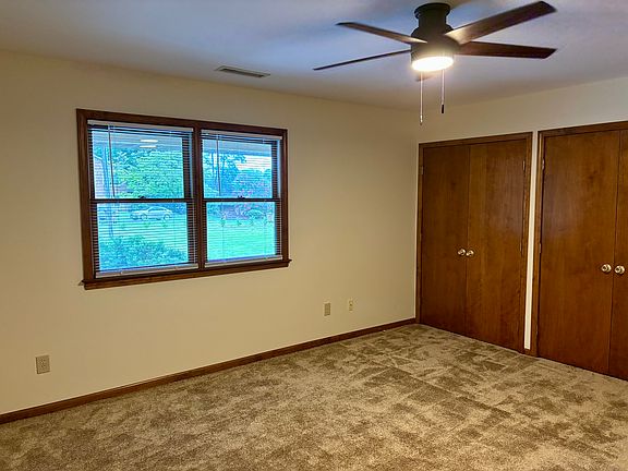 5th image of 125 Hillcrest Dr