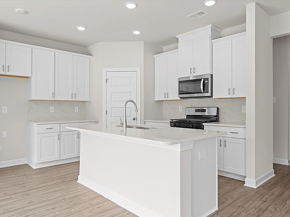 Welcome to the Chatham floorplan at Holland Park.
