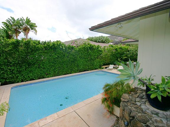 Refreshing tiled pool