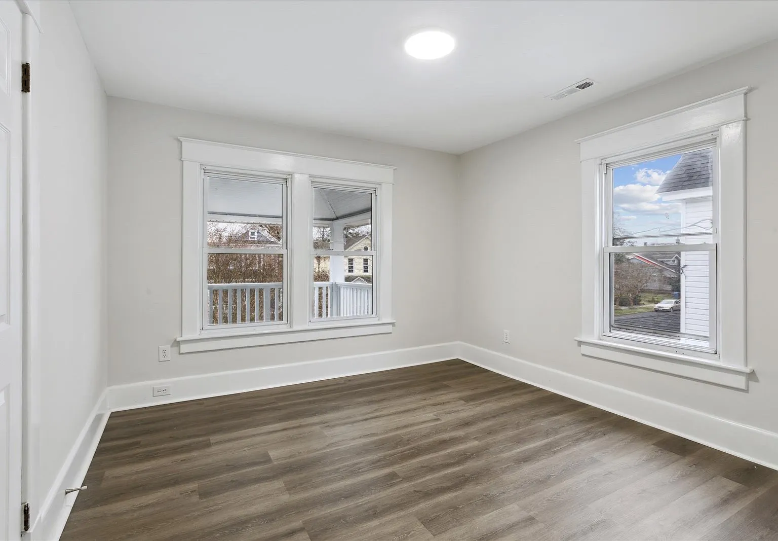 3 bed, 1000 sqft, $1,750 — Photo 2