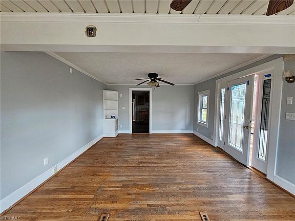 5th image of 1902 Amberhill Dr