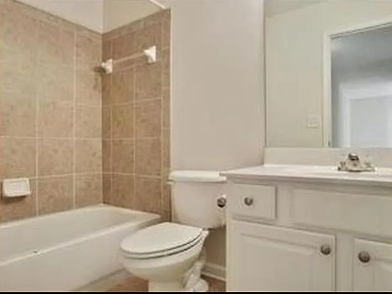 105 Finchley Dr — Photo 16