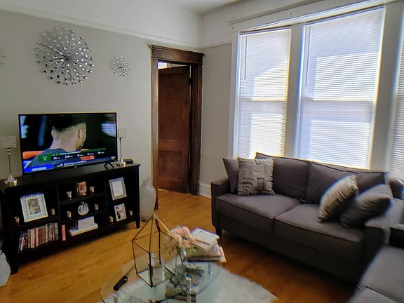 5th image of 2015 S Hoyne Ave #3