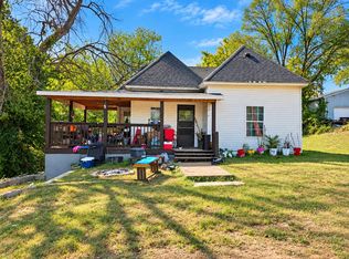 307 S Maple St, Galena, MO 65656