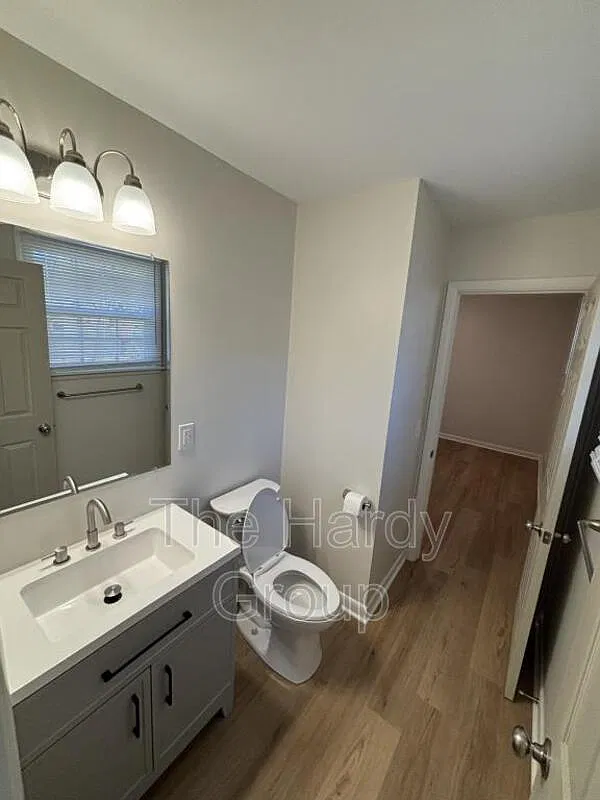 3 bed, 1.5 bath, 1148 sqft, $1,750 — Photo 4