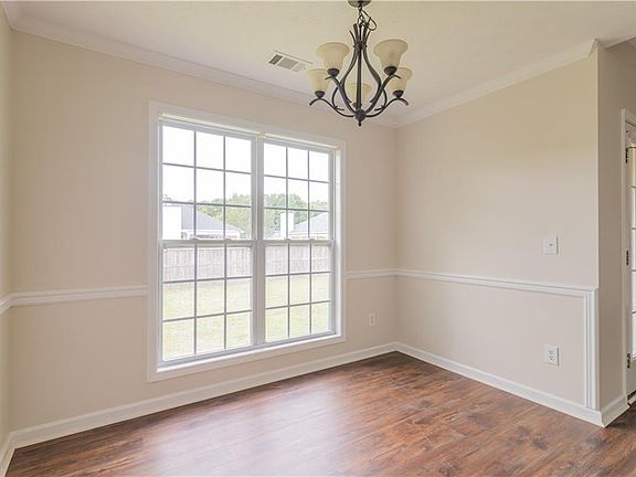 3rd image of 10 Devonshire Dr