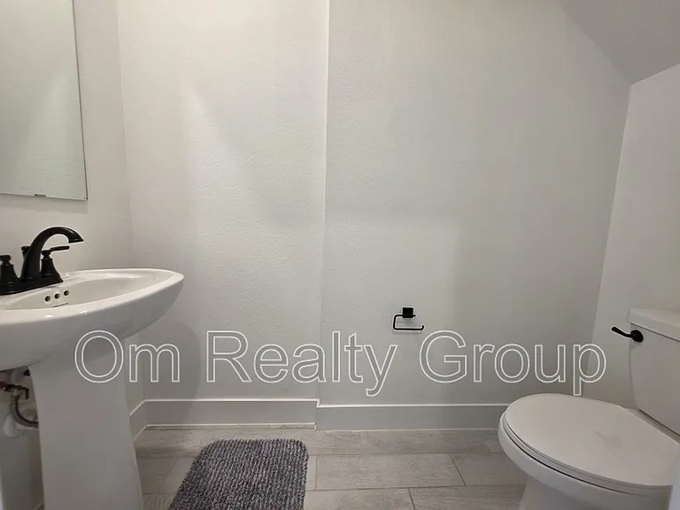 18710 Colorado River Ln — Photo 8