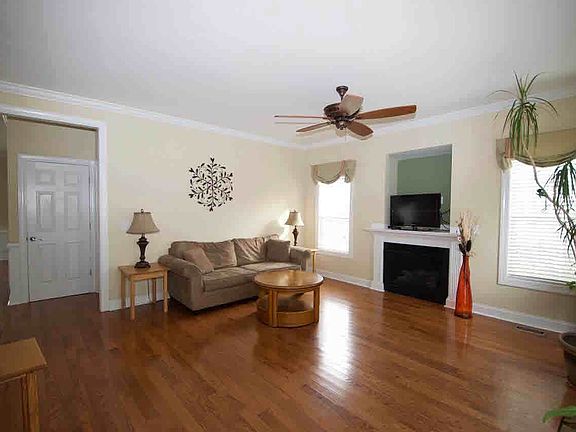 4th image of 224 Canal Place Dr