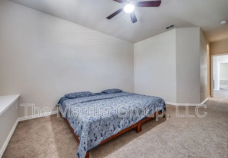 7340 Beranger Dr — Photo 22