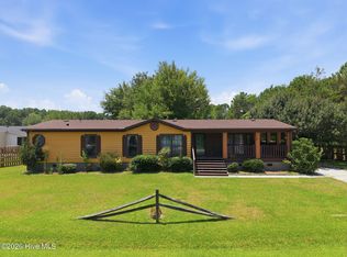 100 Maplecrest Way, Sneads Ferry, NC 28460