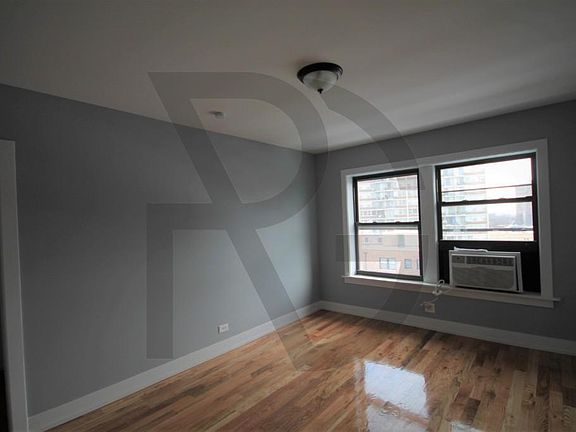 5th image of 550 W Arlington Pl #550607