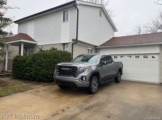 30120 Groveland St, Madison Heights, MI 48071