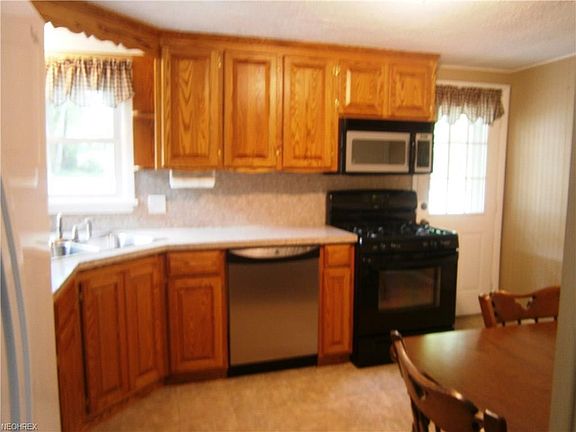 2nd image of 291 Maylawn Ave
