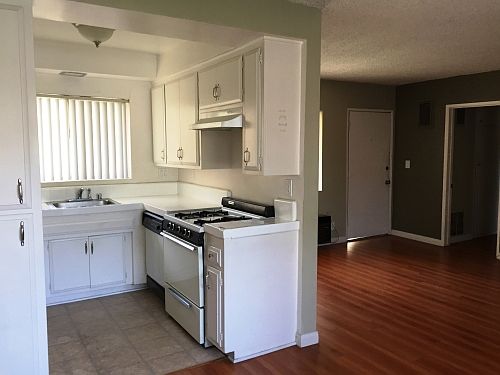 5th image of 14335 Burbank Blvd APT 09