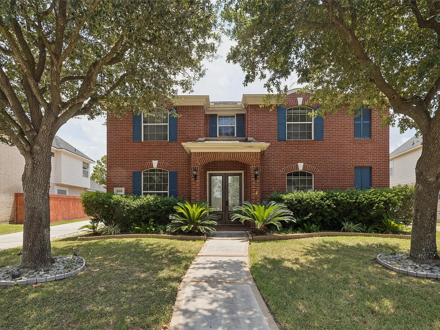 4 bed, 3.5 bath, 3273 sqft, $3,299 — Photo 2