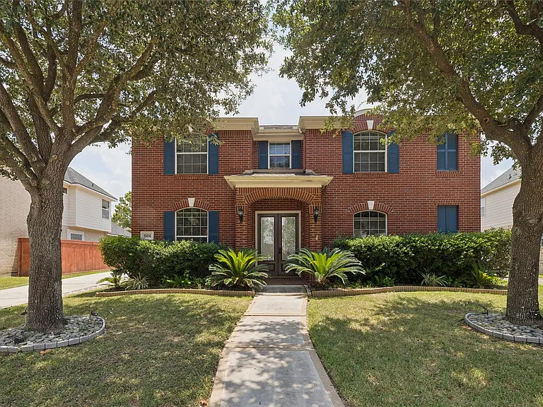 6414 Pinewood Trace Ln — Photo 2