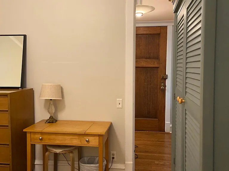 1431 W Rascher Ave #1E — Photo 14