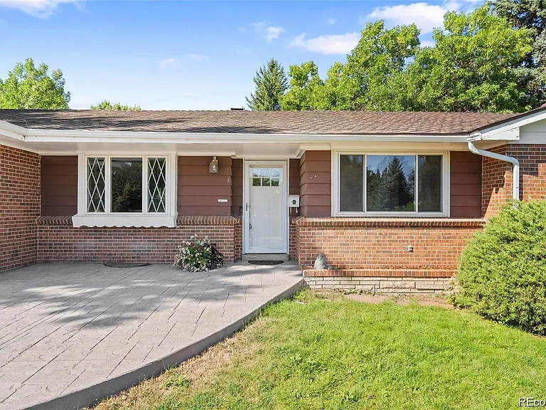 2311 S Jasmine Pl — Photo 4