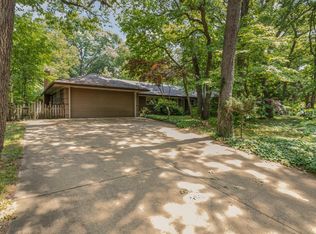 8613 Beech Ave, Munster, IN 46321
