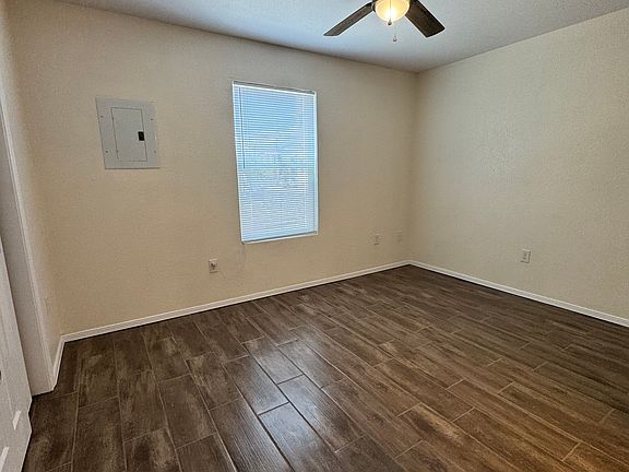 5th image of 225 Desert Rose Ct #4C
