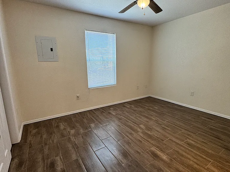 225 Desert Rose Ct #4C — Photo 5