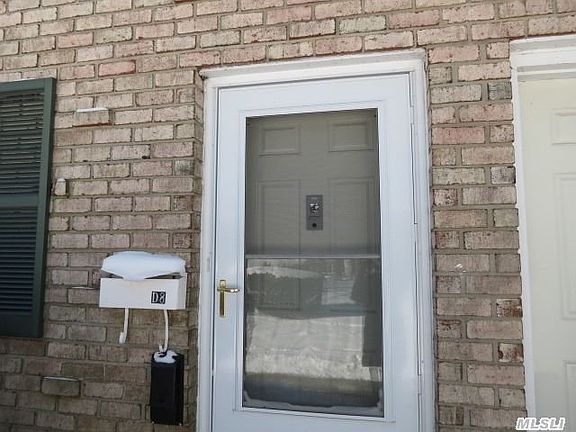 3rd image of 11 Glen Hollow Dr APT D8