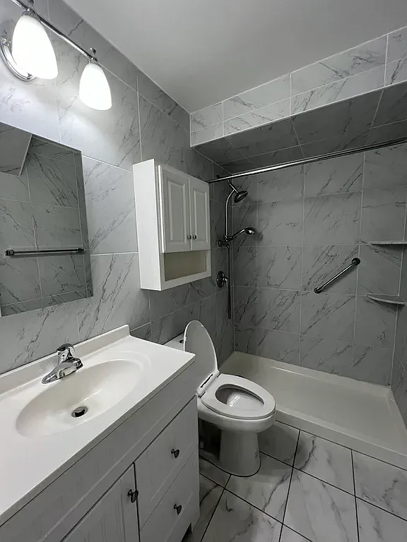 Building Photo - 24 Bowling Green Pl #1