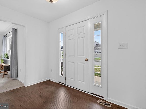 4th image of 387 Reserve Ln