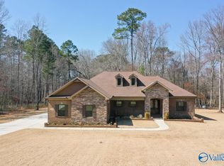 229 Goosepond Island Dr, Scottsboro, AL 35769