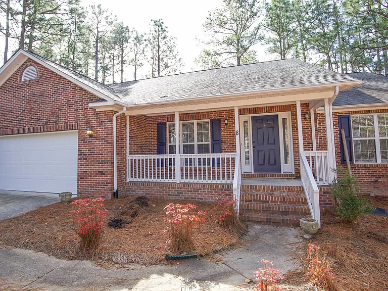 8 Moore Dr — Photo 3