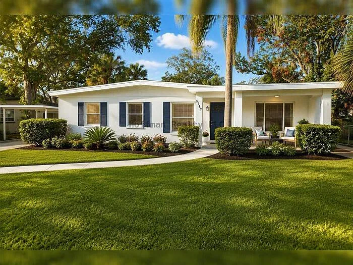 4 bed, 2.0 bath, 1996 sqft, $2,795 — Photo 2