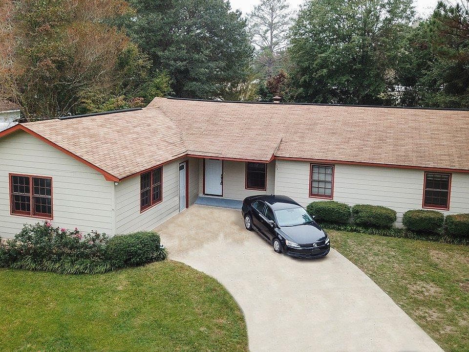 1st image of 135 Elaine Dr
