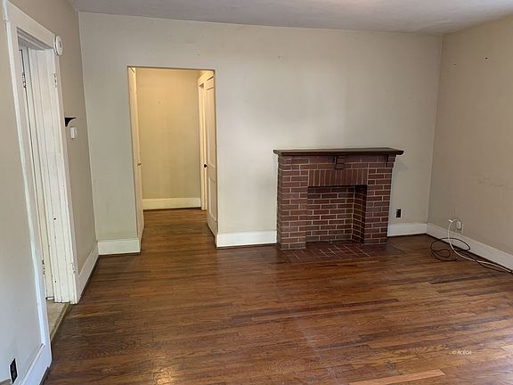 4th image of 387 Richland Ave