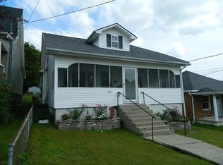 531 Locomotive St, Irvine, KY 40336