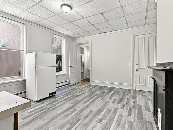 3rd image of 211-213 Locust St #3