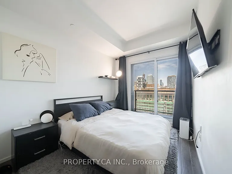 159 Dundas St E #1506 — Photo 32